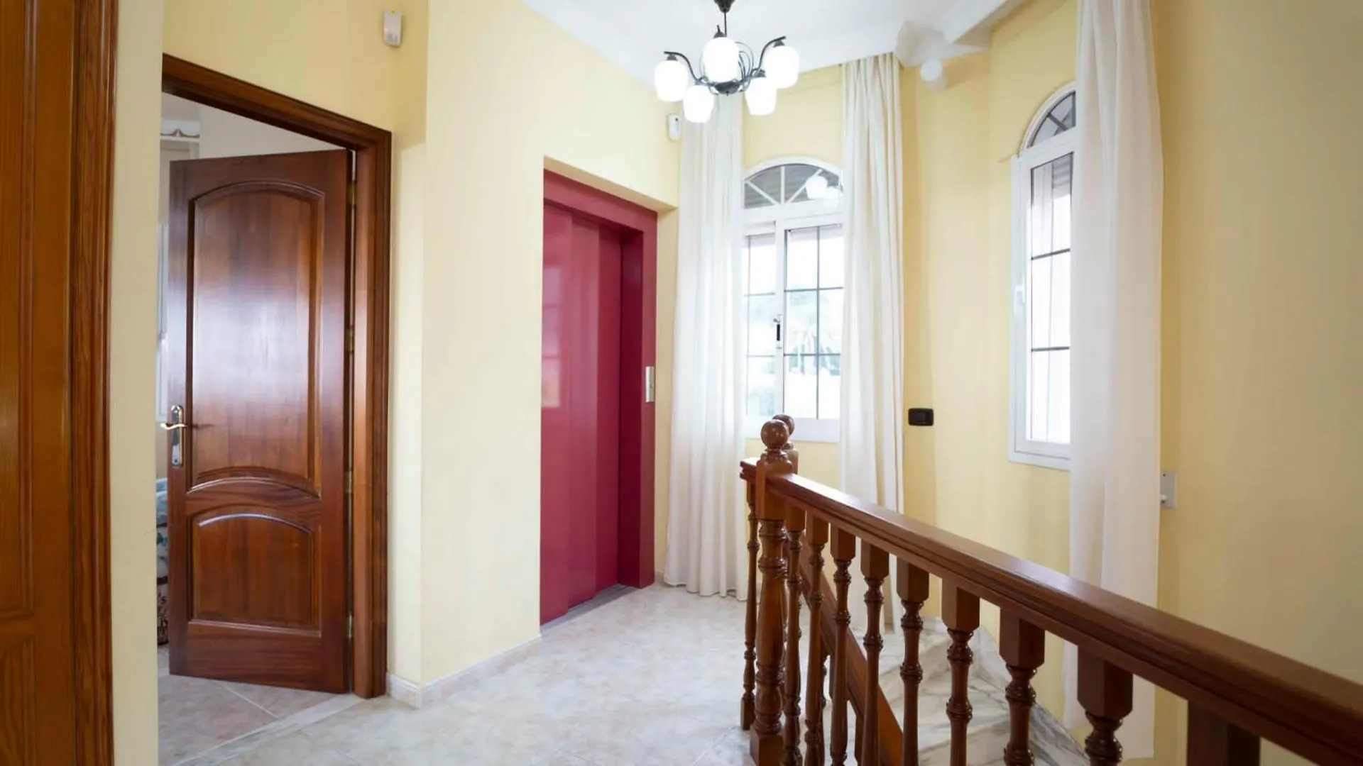 בית נופש קנדלריה Chalet Luxury